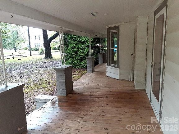 5th image of 310 E Church St