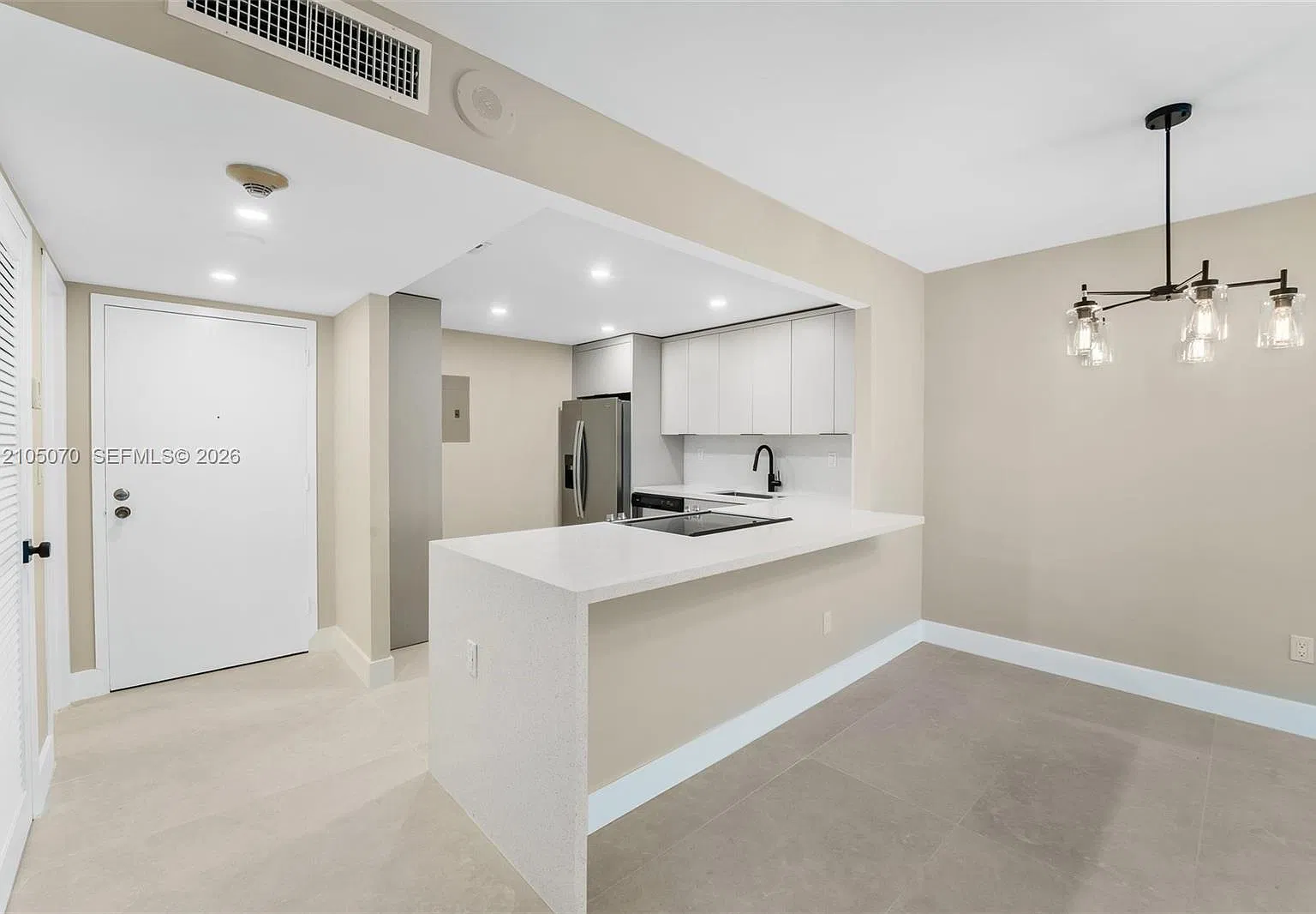 Bayshore Place Condo — Photo 2