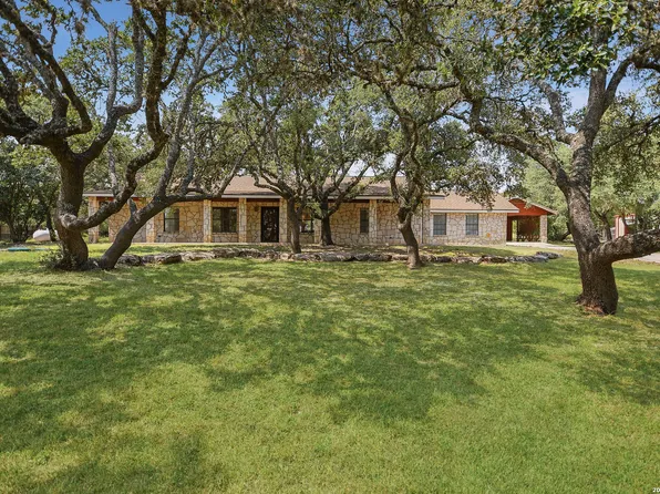 104 Rusty Ln, Boerne, TX 78006