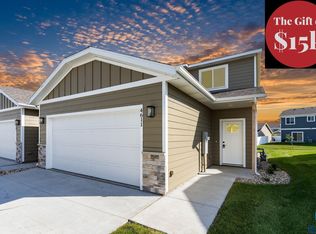 4611 E Whisper Ridge Pl, Sioux Falls, SD 57108