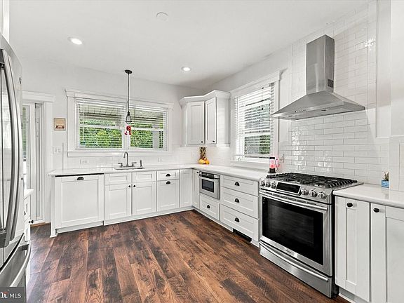 3rd image of 136 David Rd