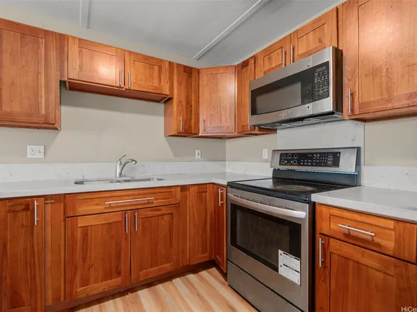 94-203 Kahualii St, Waipahu, HI 96797