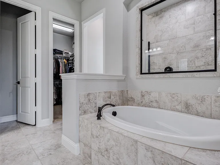 1301 Skyflower Ln — Photo 12