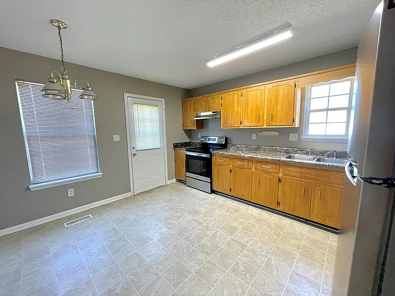926 Lc Ave — Photo 4