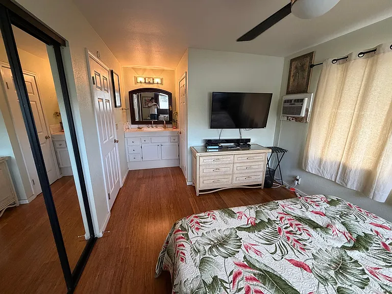 2570 Hunakai St — Photo 17