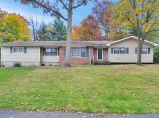 18 Taylor Dr, West Caldwell, NJ 07006