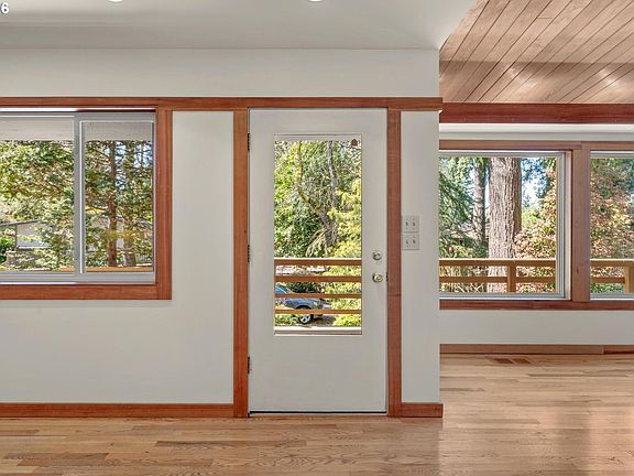 5th image of 2591 Greentree Rd