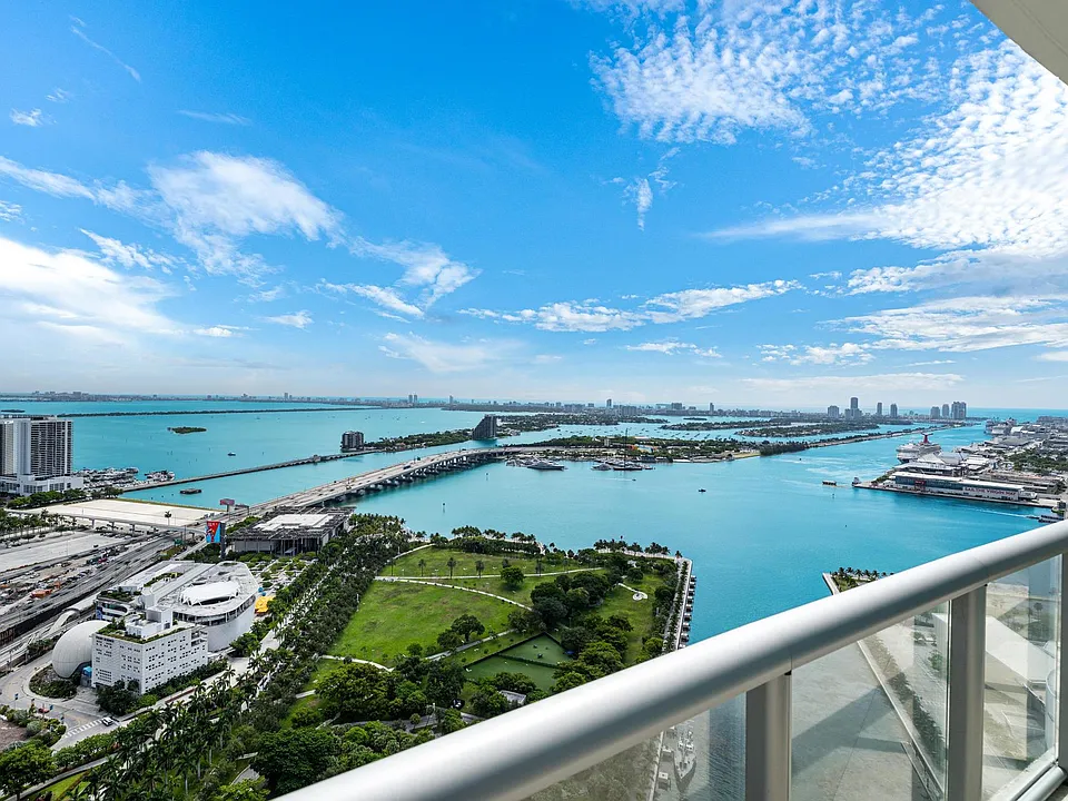 888 Biscayne Blvd #4412
