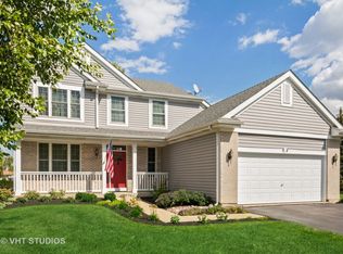 14 Winterberry Ct, Streamwood, IL 60107