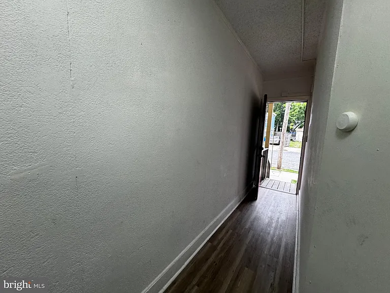 323 Vine St E #B — Photo 2
