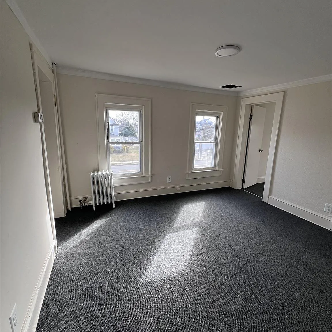 3 bed, 1.0 bath, 728 sqft, $3,600 — Photo 2