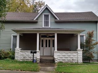 105 S Silas Ave, Mc Leansboro, IL 62859