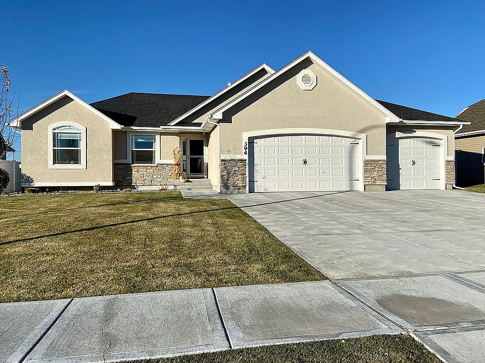 1st image of 394 N Pointe Dr