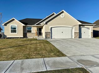 394 N Pointe Dr, Idaho Falls, ID 83401