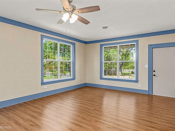 4th image of 104 3rd St NW