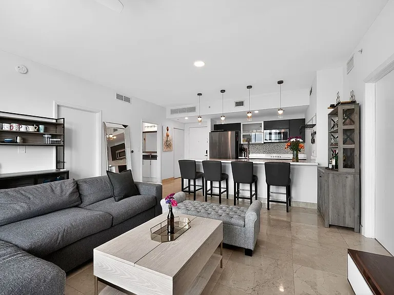 90 SW 3rd St #2709 — Photo 5