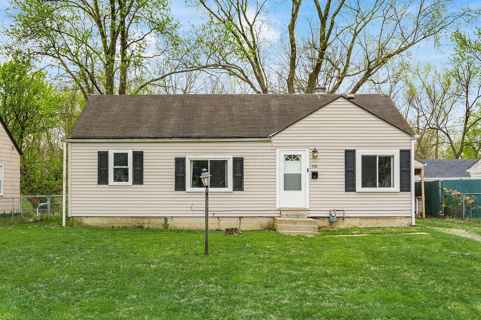 2181 Sagamore Rd photo 1