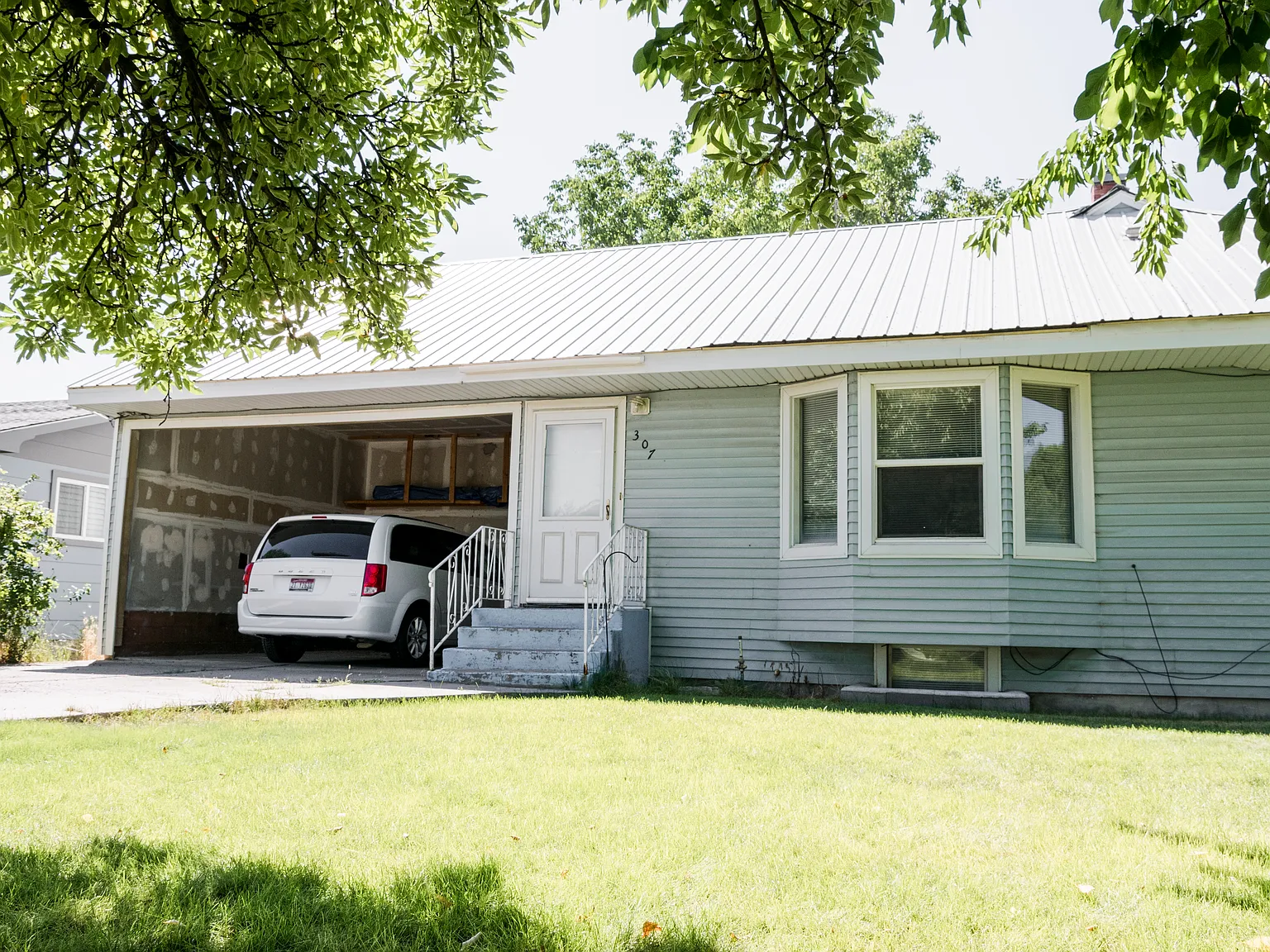 2 bed, 1400 sqft, $1,500 — Photo 1