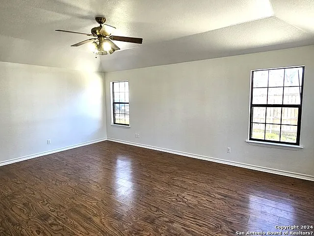 101 Santa Clara St — Photo 32