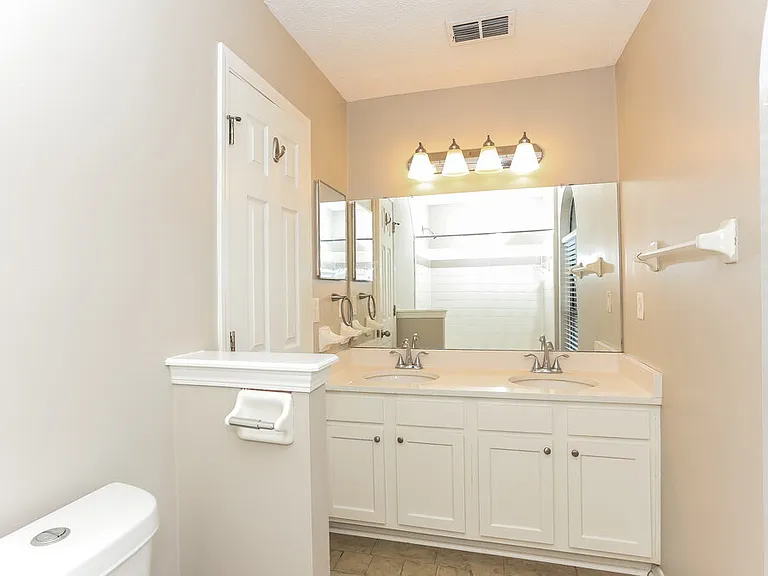 248 Carriann Cove Trl W — Photo 11