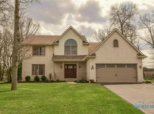 8847 Linden Lake Rd, Sylvania, OH