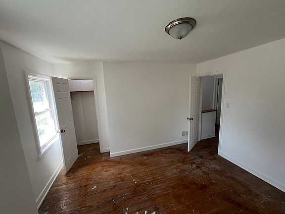 5th image of 650 E 105th Pl