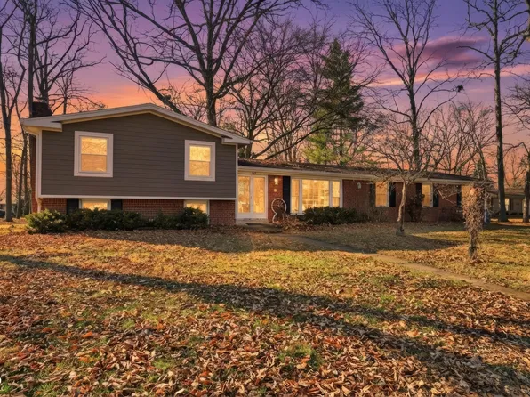 402 Jenny Ln, Carmel, IN 46032