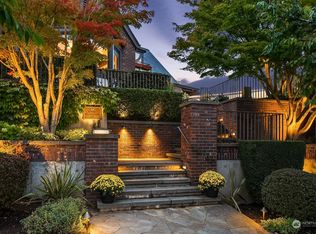2418 Westmont Way W, Seattle, WA