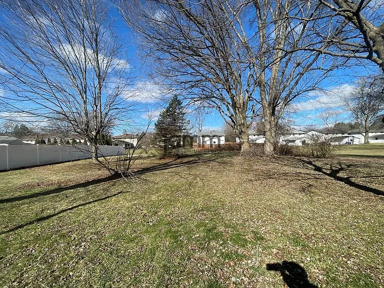 635 Yacavona St — Photo 23