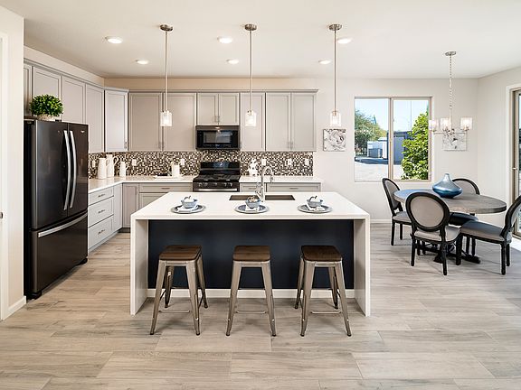 5th image of 669 W Nova Ct