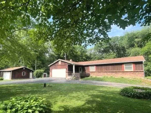 2082 Grand Detour Rd, Dixon, IL 61021