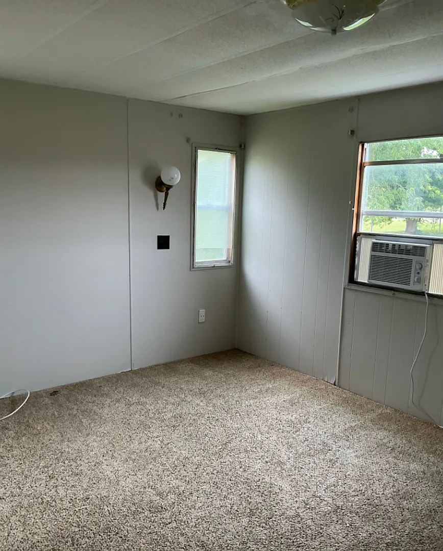 2871 N Charles lot 5 — Photo 4