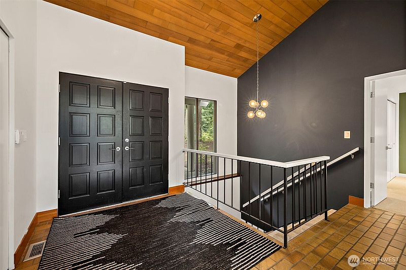 4th image of 3518 129th Avenue NE