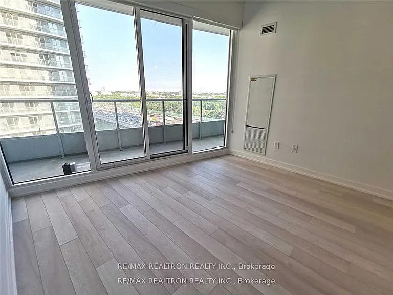 115 McMahon Dr #1106 — Photo 6