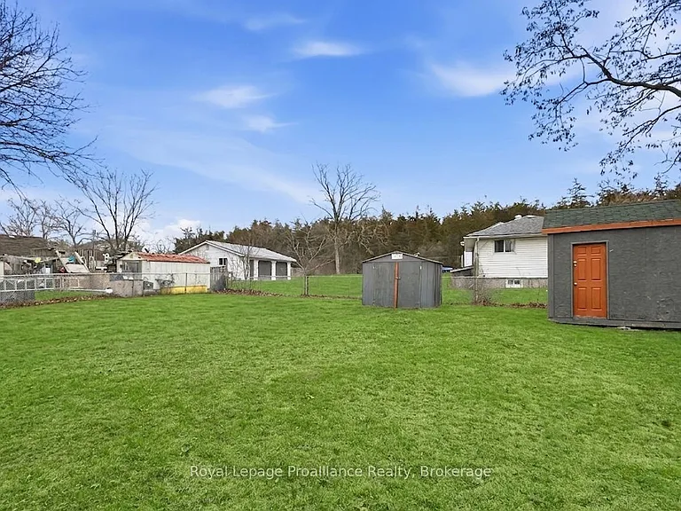 91 Lywood St — Photo 35
