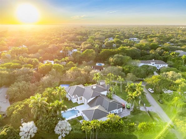 6290 SW 130th Ter, Pinecrest, FL 33156