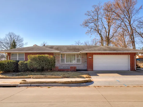 817 E Douglas Ave, Des Moines, IA 50316