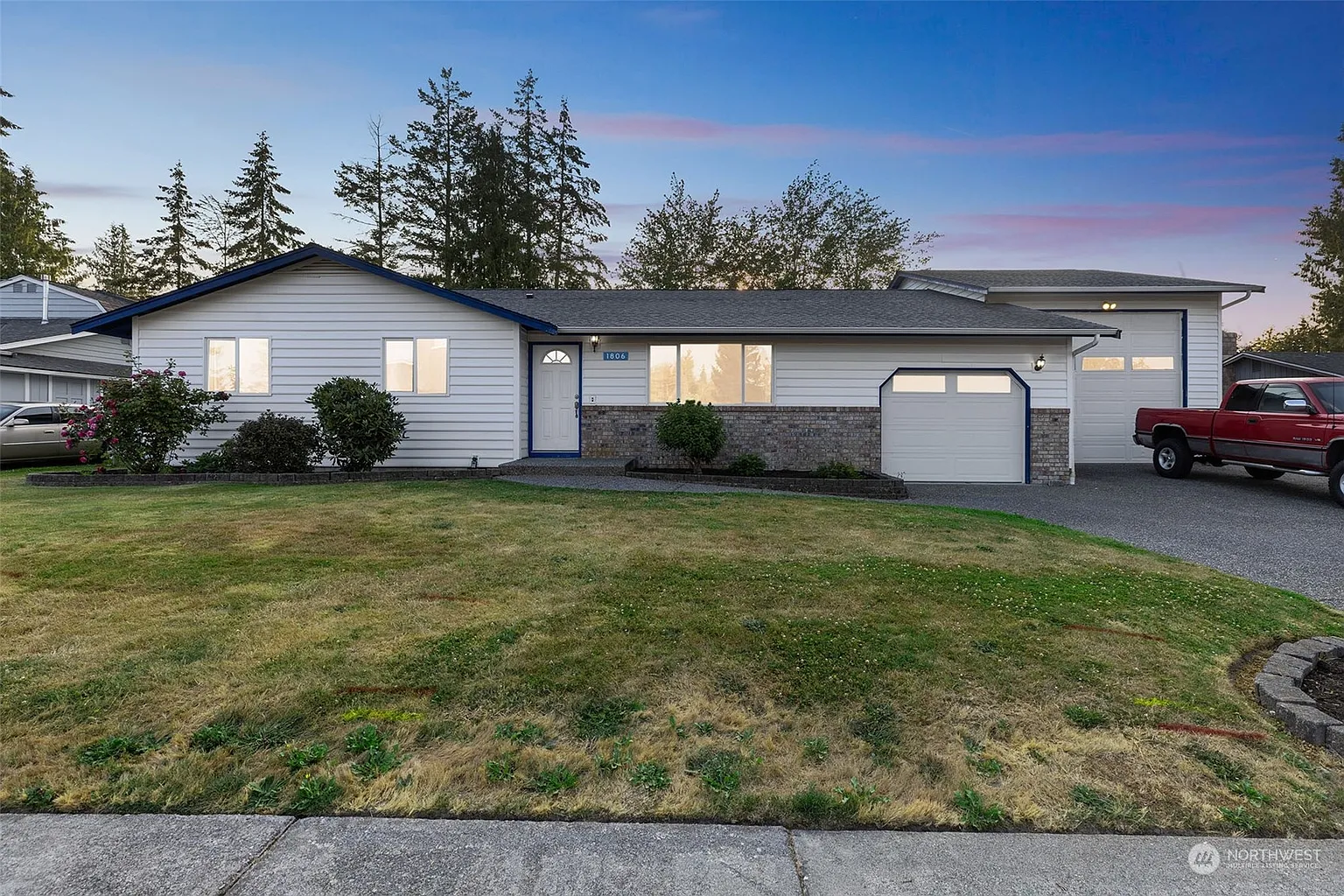 1806 Sandalwood Court photo 1
