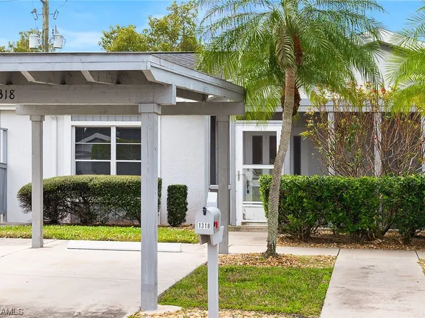 1318 Sandtrap Dr, Fort Myers, FL 33919