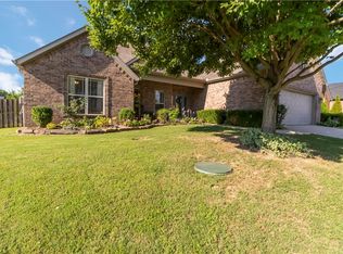 1202 Lexington Cir, Springdale, AR 72762