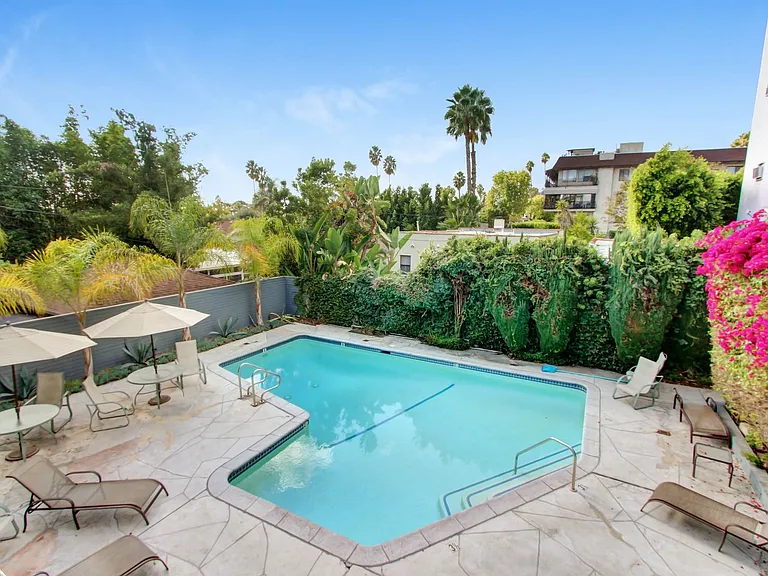 7560 Hollywood Blvd #406 — Photo 18