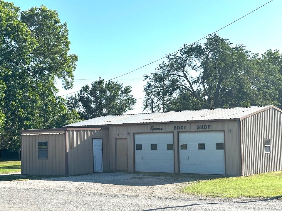 1st image of 302 N Hyden