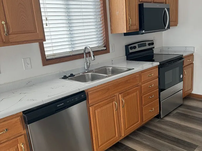 Boulder Ridge Apartments and Townhomes — Photo 13