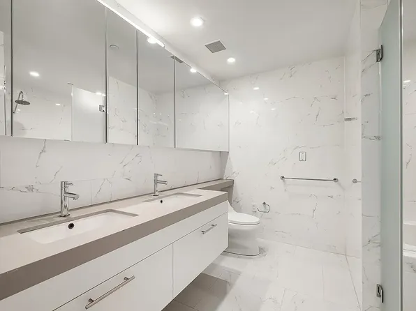 301 East 61st Street image 11 of 12