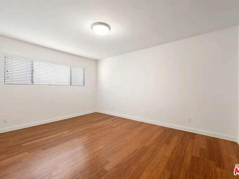 931 N Alfred St #306 — Photo 5