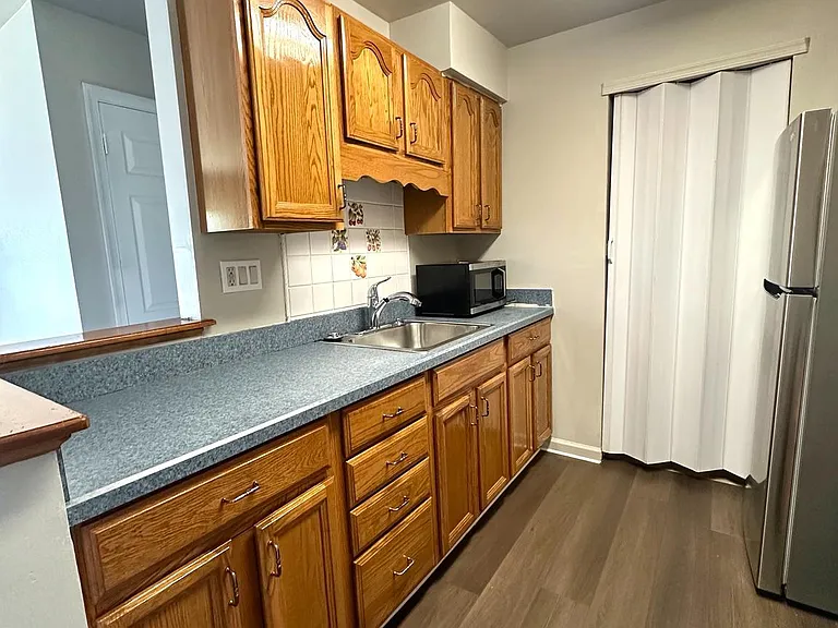 201 Lucas Ln — Photo 7