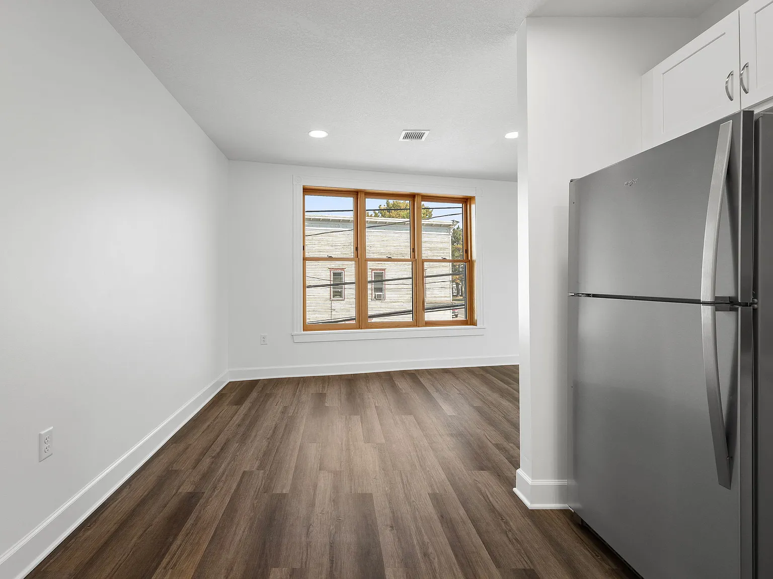2 bed, 1087 sqft, $1,400 — Photo 2