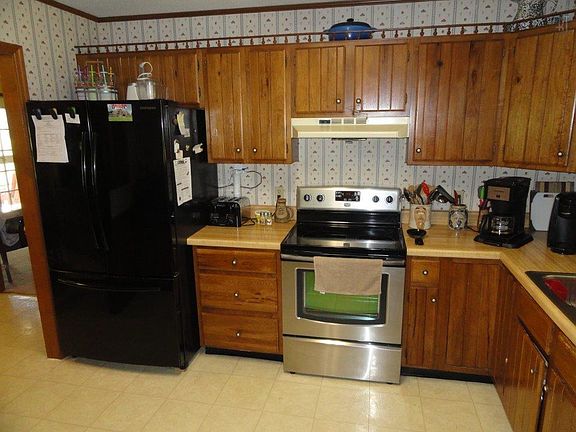 2nd image of 102 E C Arnold Ln