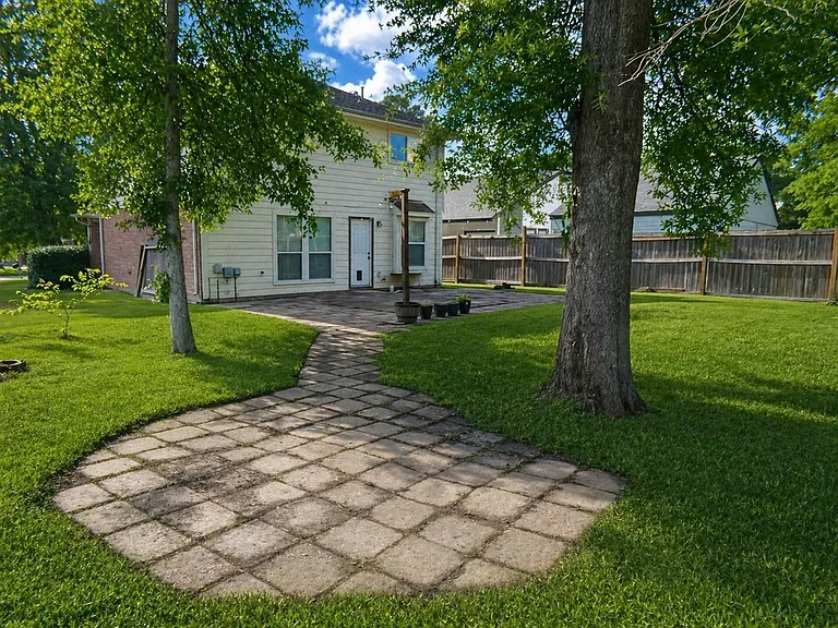 16810 Deck Ct — Photo 32