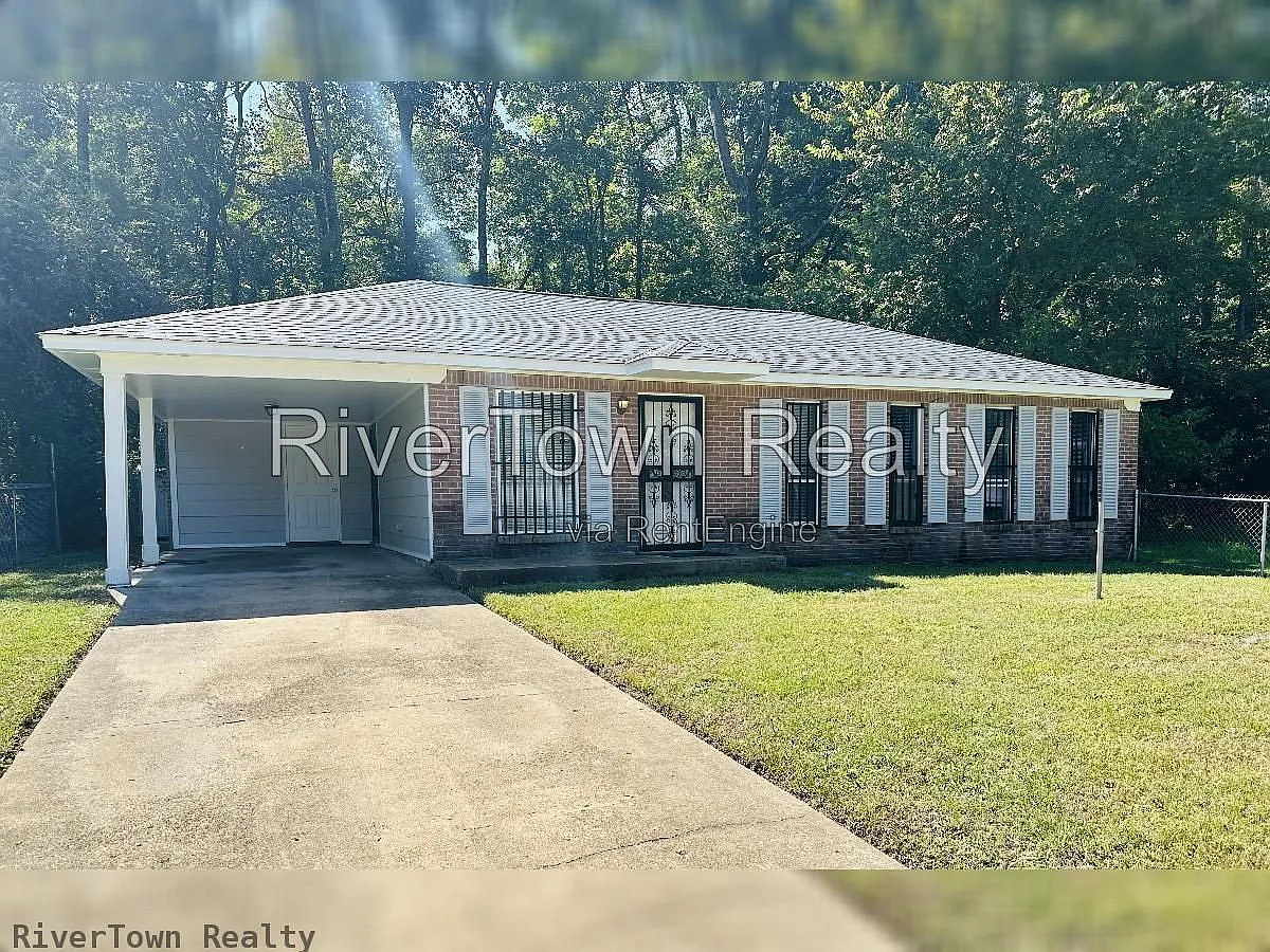 3 bed, 1.0 bath, 1025 sqft, $1,195 — Photo 1